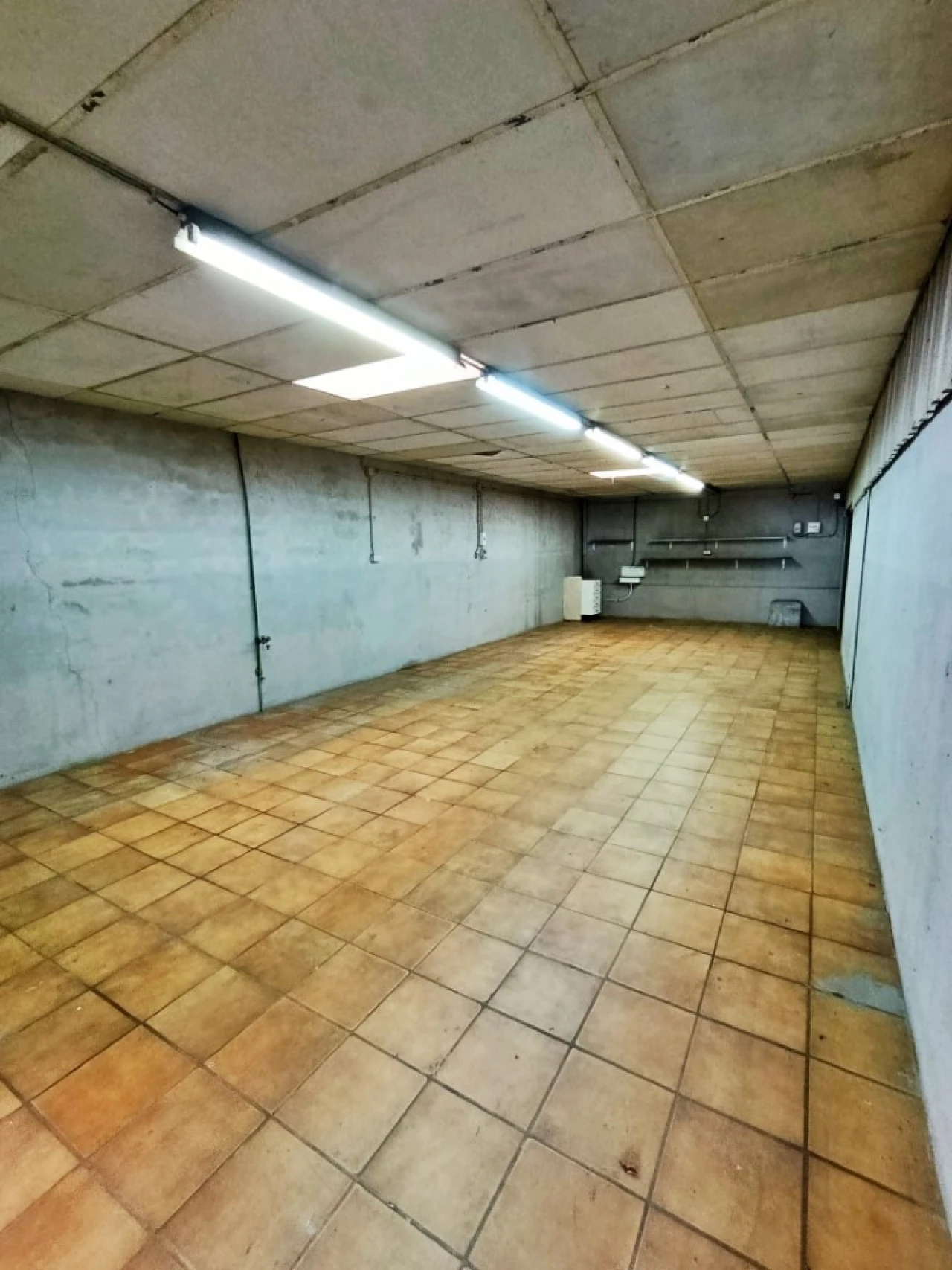 Armazém para Arrendamento em Aveleda Foto 3