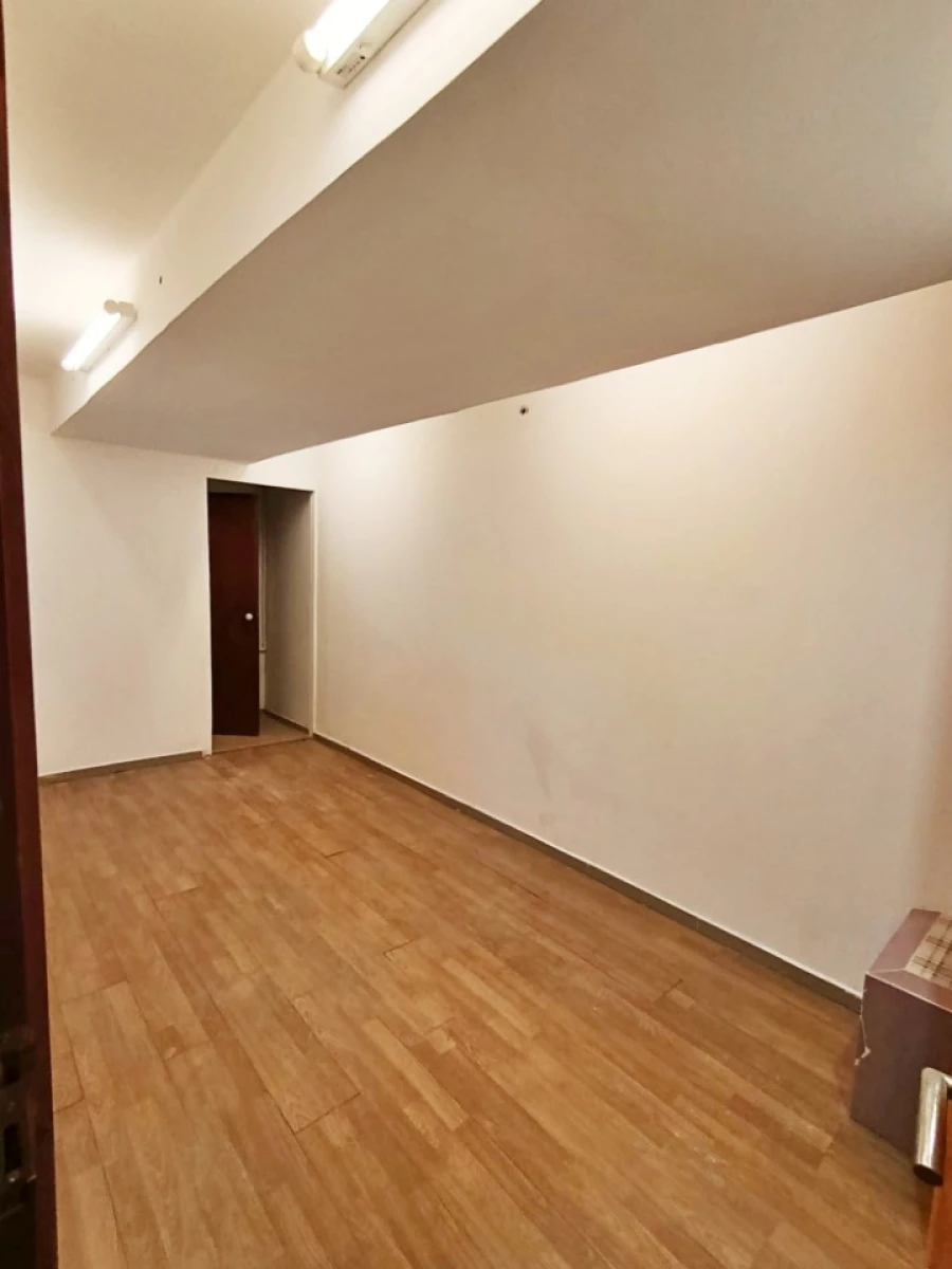 Armazém para Arrendamento em Aveleda Foto 5