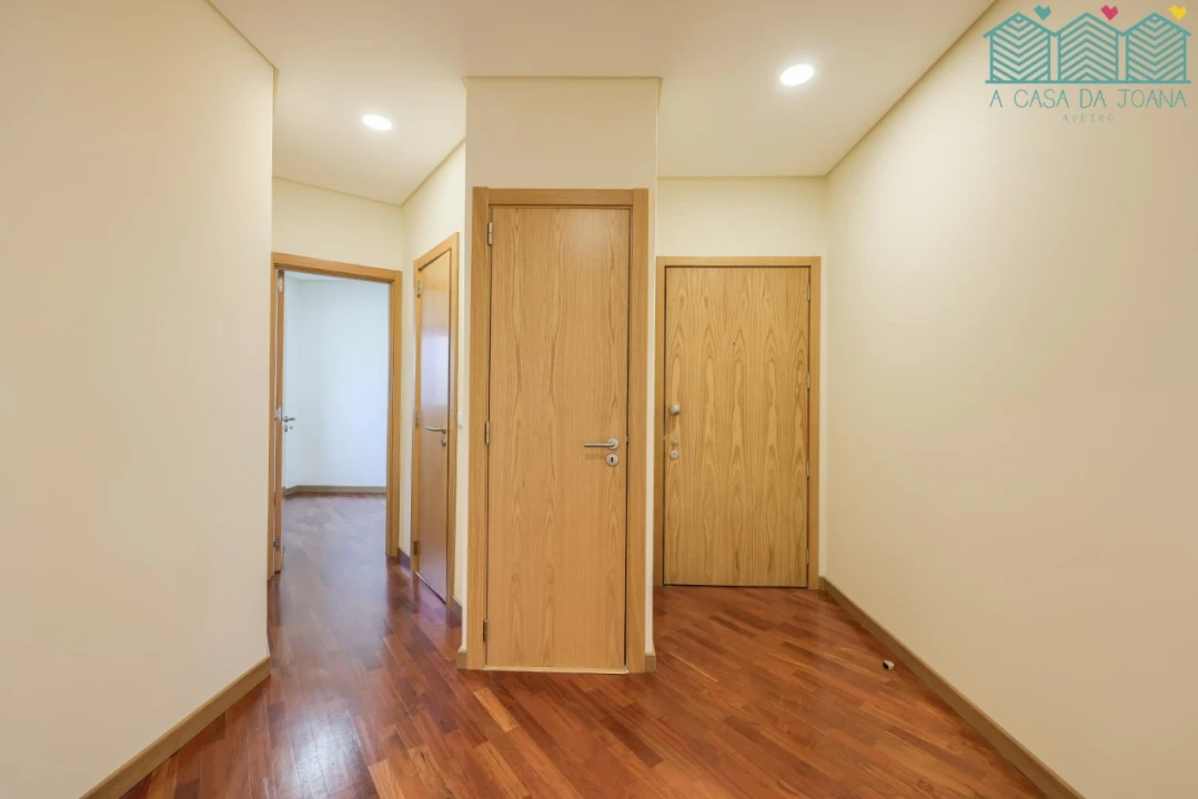 Apartamento T3 para Arrendamento em Glória e Vera Cruz Foto 5