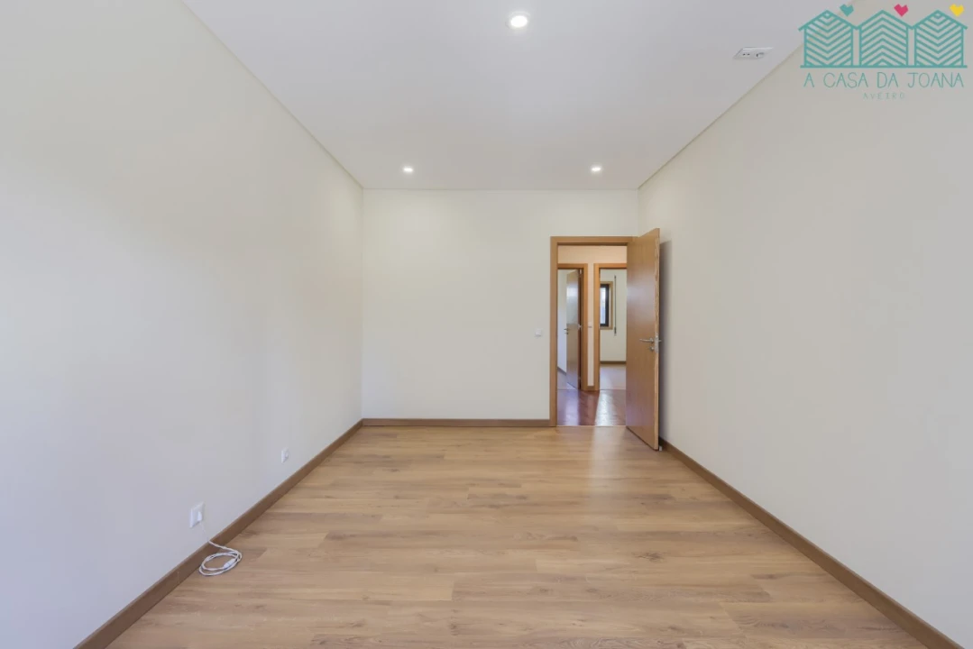 Apartamento T3 para Arrendamento em Glória e Vera Cruz Foto 18