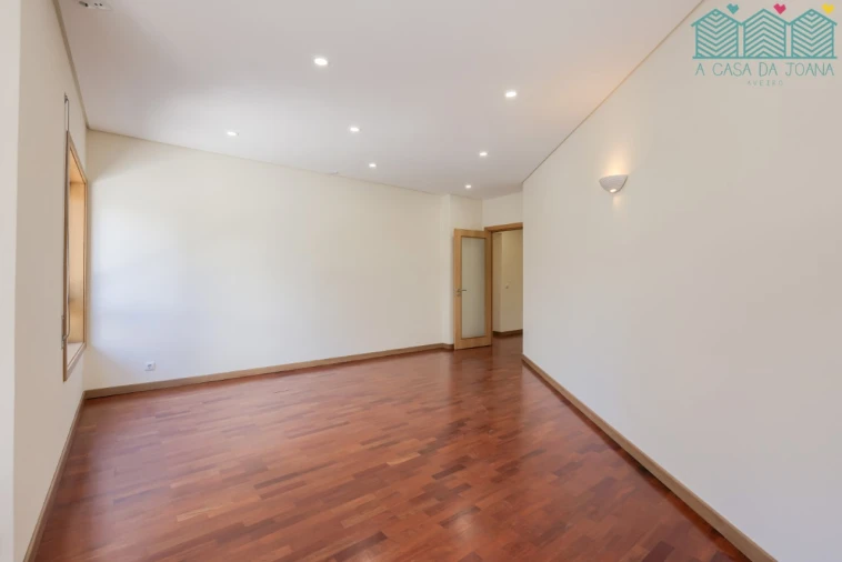 Apartamento T3 para Arrendamento em Glória e Vera Cruz Foto 2