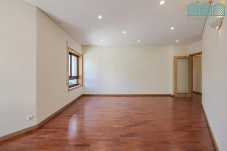 Apartamento T3 para Arrendamento em Glória e Vera Cruz Foto 3