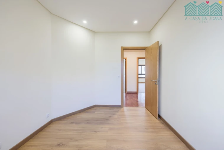 Apartamento T3 para Arrendamento em Glória e Vera Cruz Foto 25