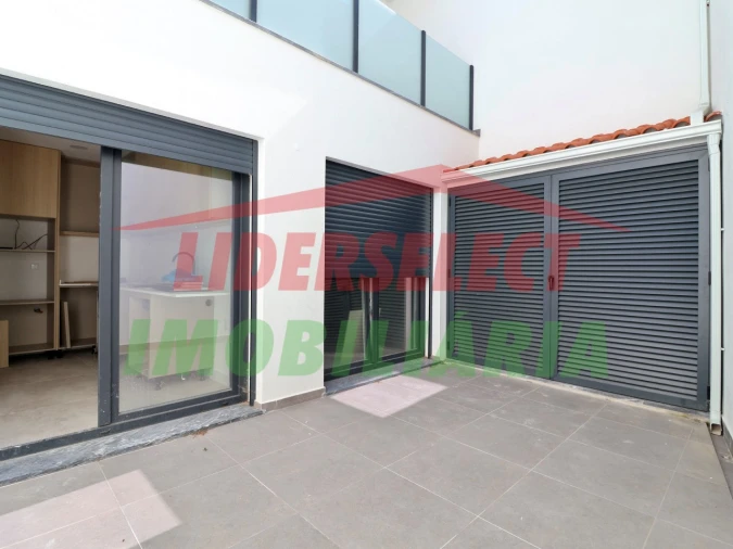 Apartamento T2 para Venda em Santa Maria, São Pedro e Matacães Foto 1