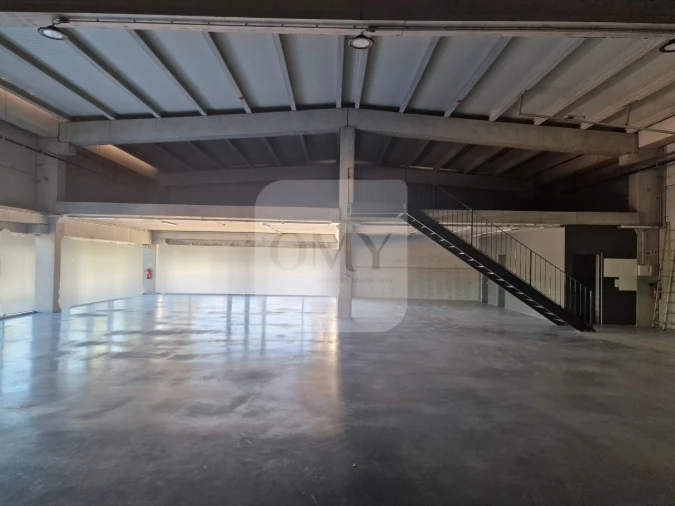 Armazém para Arrendamento em Constantim e Vale de Nogueiras Foto 5