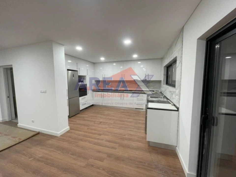 Moradia T3 para Venda em Vila de Cucujães Foto 8