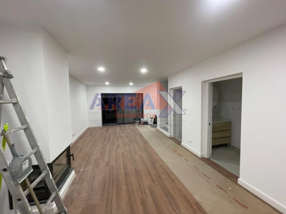 Moradia T3 para Venda em Vila de Cucujães Foto 9