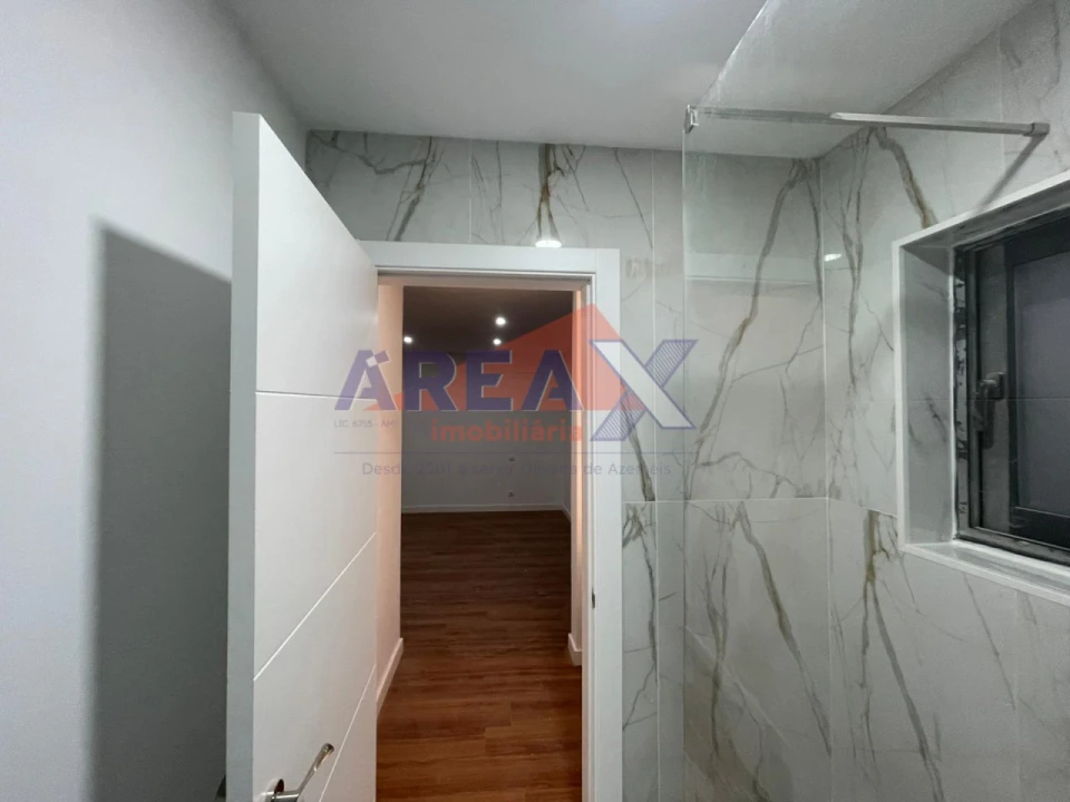 Moradia T3 para Venda em Vila de Cucujães Foto 10