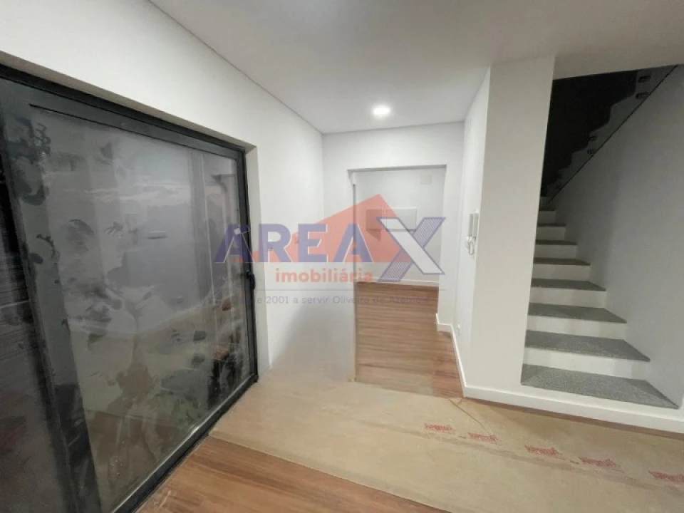 Moradia T3 para Venda em Vila de Cucujães Foto 12