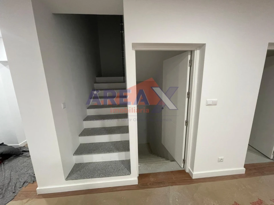 Moradia T3 para Venda em Vila de Cucujães Foto 13