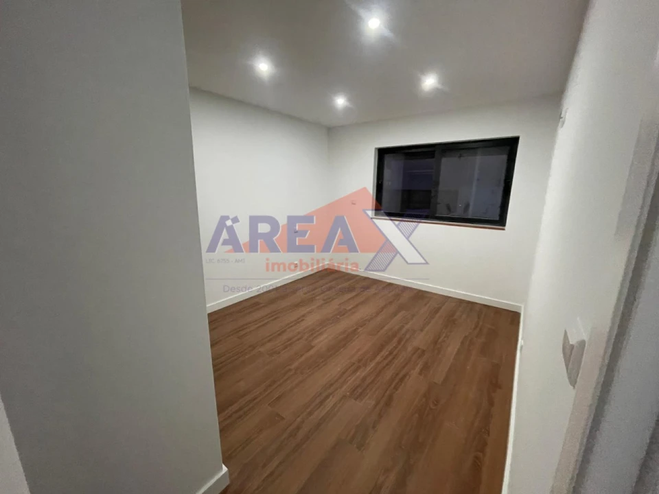 Moradia T3 para Venda em Vila de Cucujães Foto 19