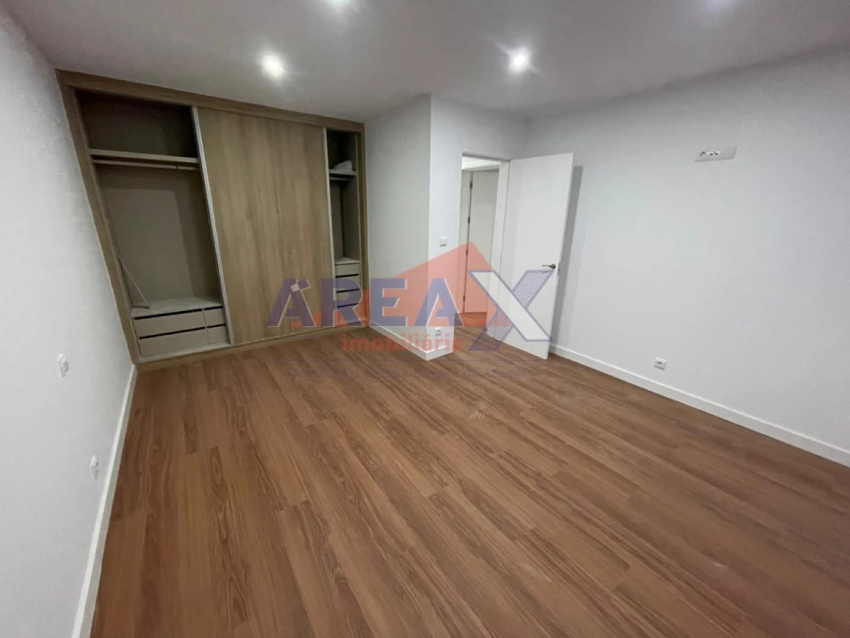 Moradia T3 para Venda em Vila de Cucujães Foto 21