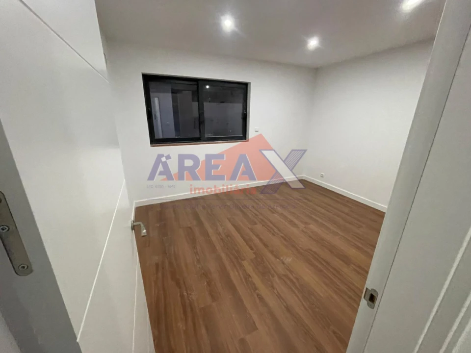 Moradia T3 para Venda em Vila de Cucujães Foto 27