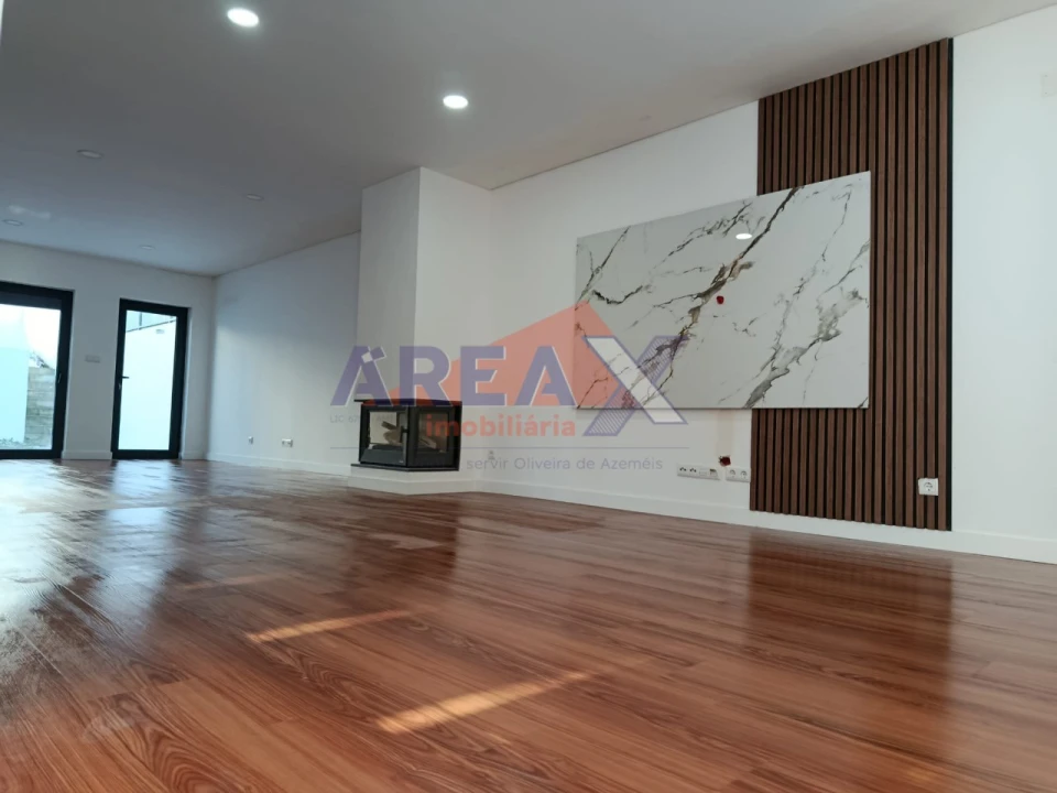 Moradia T3 para Venda em Vila de Cucujães Foto 12