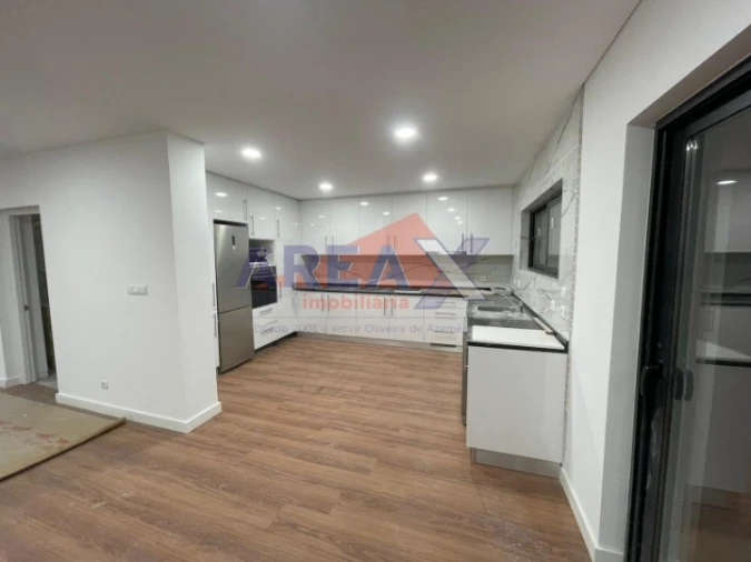 Moradia T3 para Venda em Vila de Cucujães Foto 8