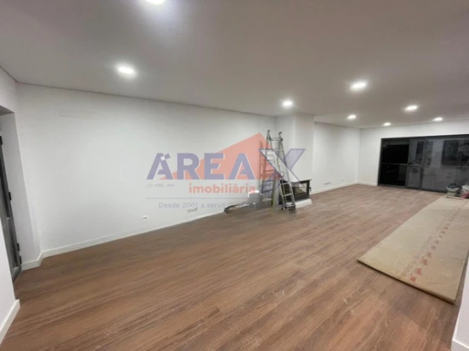 Moradia T3 para Venda em Vila de Cucujães Foto 11