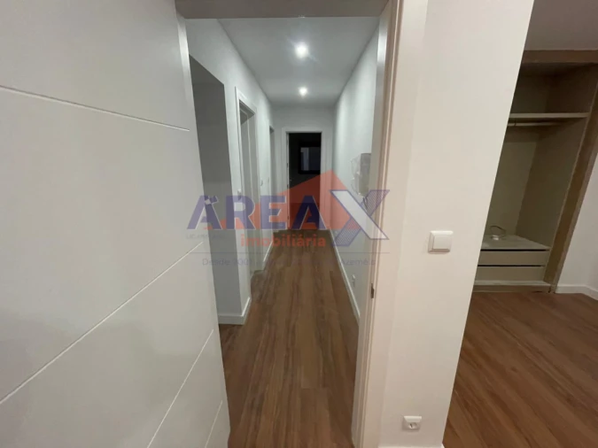 Moradia T3 para Venda em Vila de Cucujães Foto 29