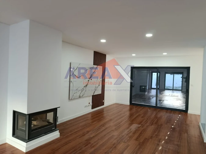 Moradia T3 para Venda em Vila de Cucujães Foto 13