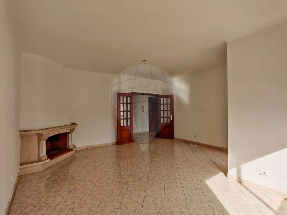 Apartamento T4 para Venda em Marvila, Ribeira Santarém, São Salvador, São Nicolau Foto 1
