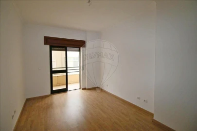 Apartamento T4 para Venda em Marvila, Ribeira Santarém, São Salvador, São Nicolau