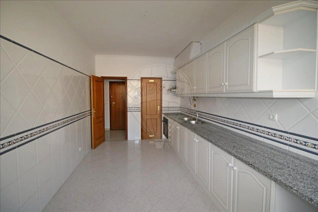 Apartamento T4 para Venda em Marvila, Ribeira Santarém, São Salvador, São Nicolau Foto 4