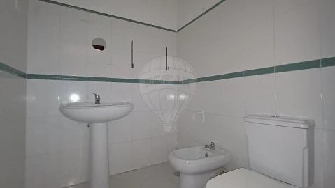 Apartamento T3 para Venda em Marvila, Ribeira Santarém, São Salvador, São Nicolau