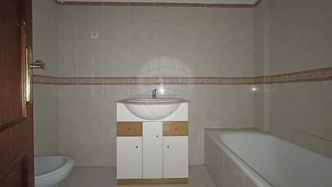 Apartamento T3 para Venda em Marvila, Ribeira Santarém, São Salvador, São Nicolau