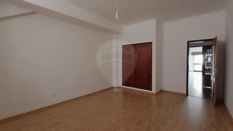 Apartamento T3 para Venda em Marvila, Ribeira Santarém, São Salvador, São Nicolau