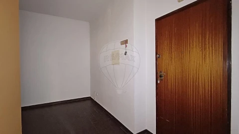 Apartamento T3 para Venda em Marvila, Ribeira Santarém, São Salvador, São Nicolau