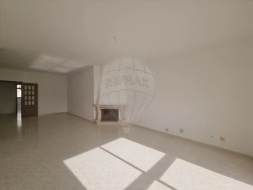 Apartamento T3 para Venda em Marvila, Ribeira Santarém, São Salvador, São Nicolau