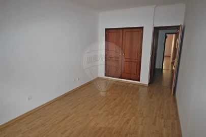 Apartamento T3 para Venda em Marvila, Ribeira Santarém, São Salvador, São Nicolau