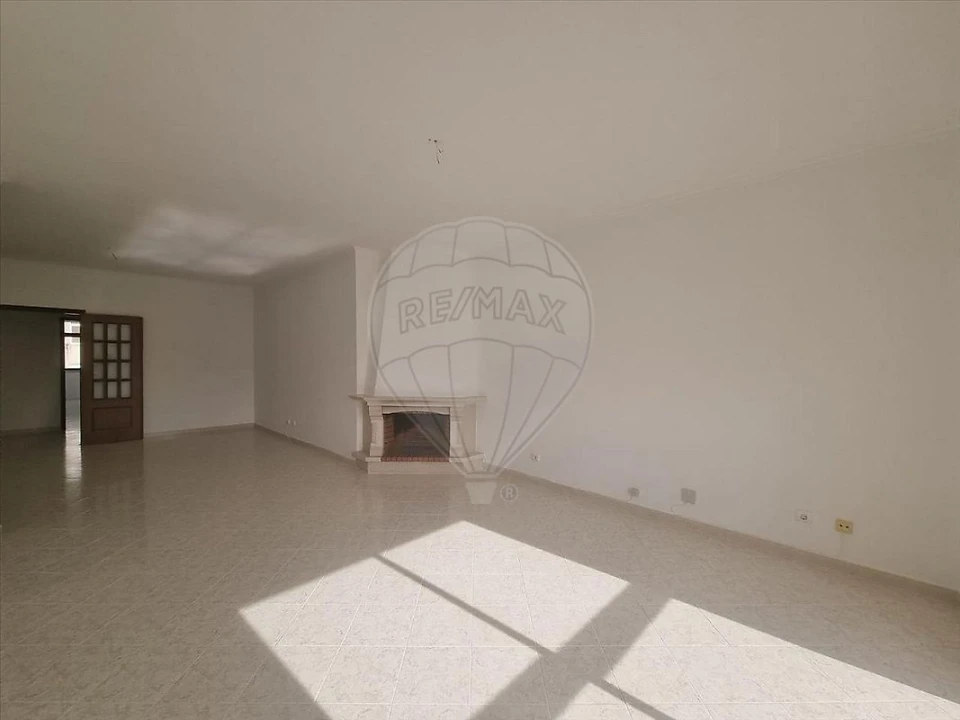 Apartamento T3 para Venda em Marvila, Ribeira Santarém, São Salvador, São Nicolau Foto 1