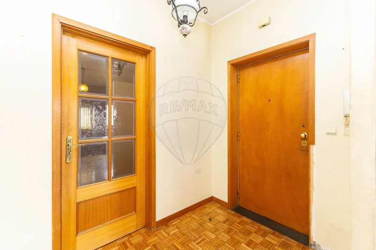 Apartamento T3 para Venda em Campanhã Foto 1