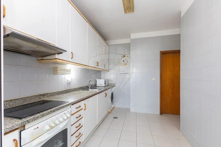 Apartamento T3 para Venda em Campanhã Foto 10
