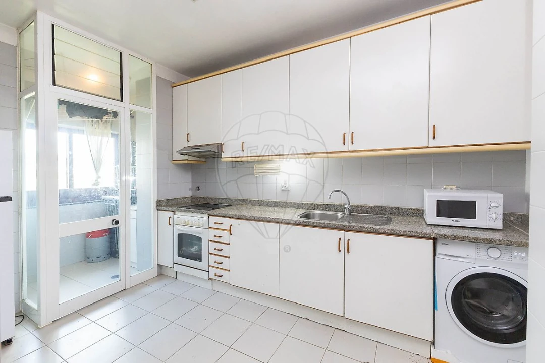 Apartamento T3 para Venda em Campanhã Foto 6