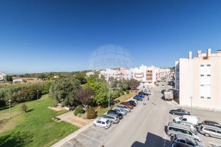 Apartamento T2 para Arrendamento em Vialonga Foto 26