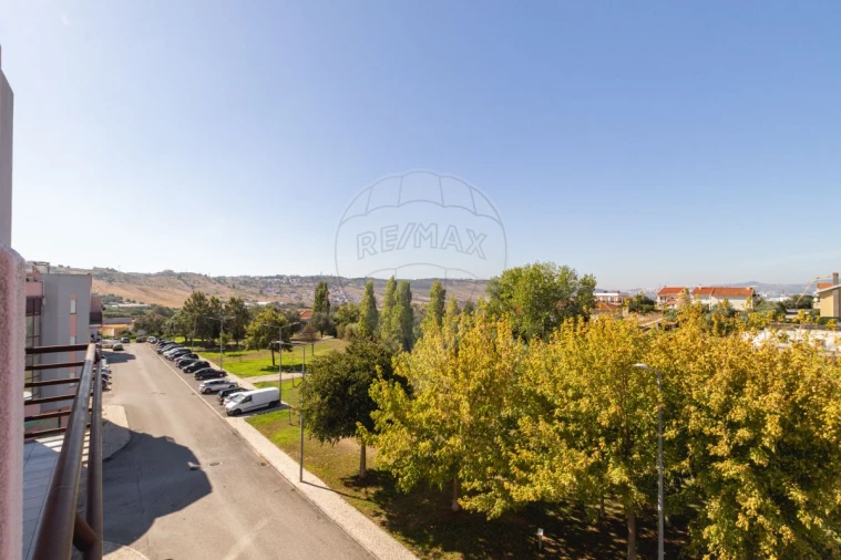 Apartamento T2 para Arrendamento em Vialonga Foto 10