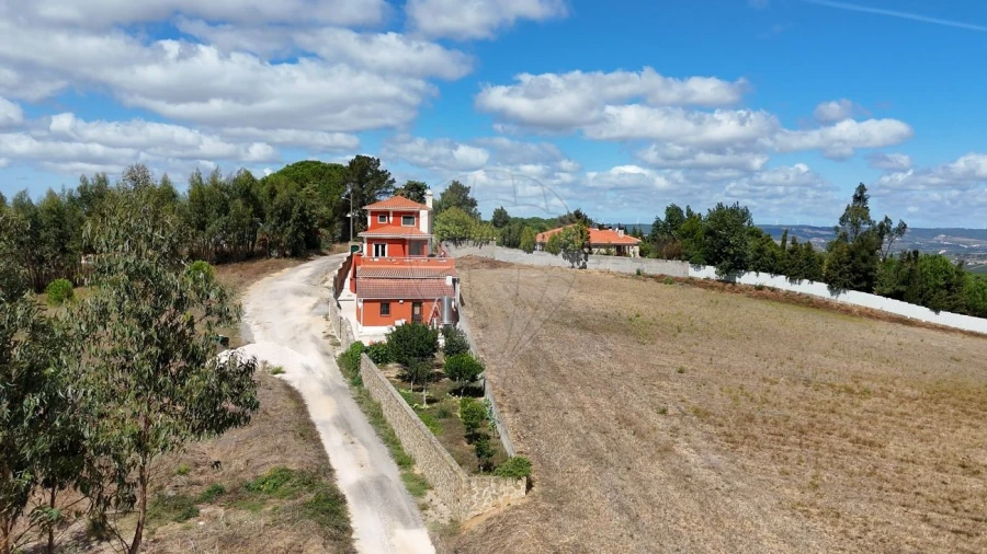 Moradia T1 para Venda em Santo Quintino Foto 15