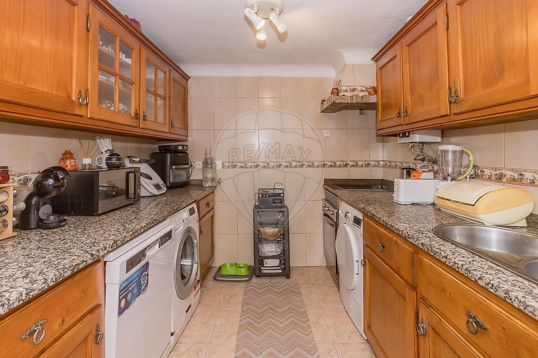 Moradia T2 para Venda em Carvoeira e Carmões Foto 5