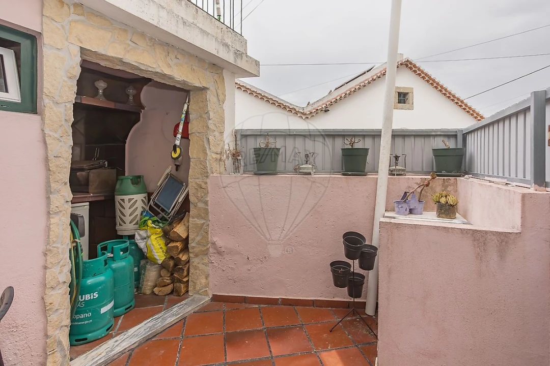 Moradia T2 para Venda em Carvoeira e Carmões Foto 26