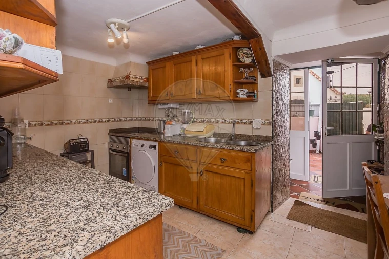 Moradia T2 para Venda em Carvoeira e Carmões Foto 7