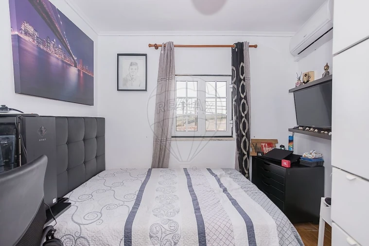 Moradia T2 para Venda em Carvoeira e Carmões Foto 14