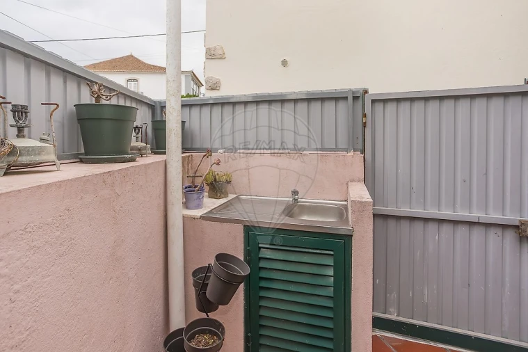 Moradia T2 para Venda em Carvoeira e Carmões Foto 28