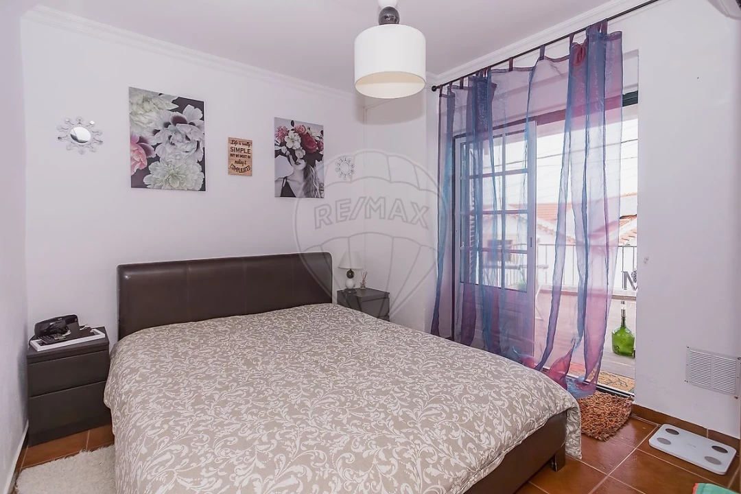 Moradia T2 para Venda em Carvoeira e Carmões Foto 15