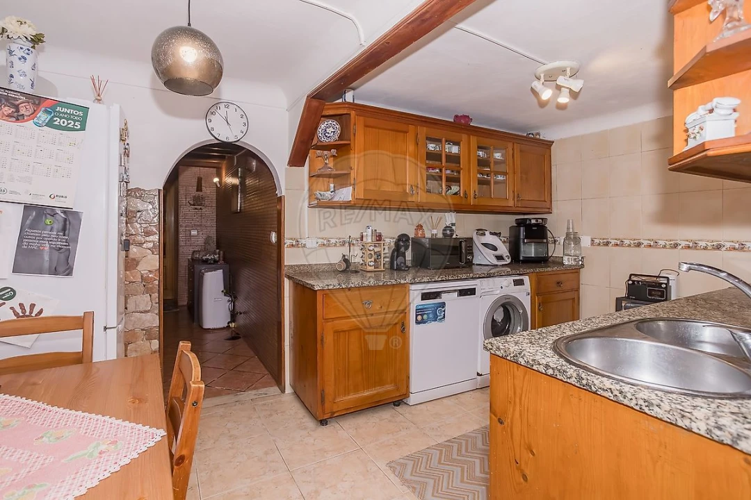 Moradia T2 para Venda em Carvoeira e Carmões Foto 8