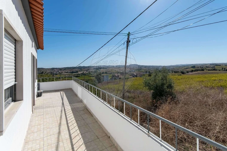 Moradia T2 para Venda em Ventosa Foto 7