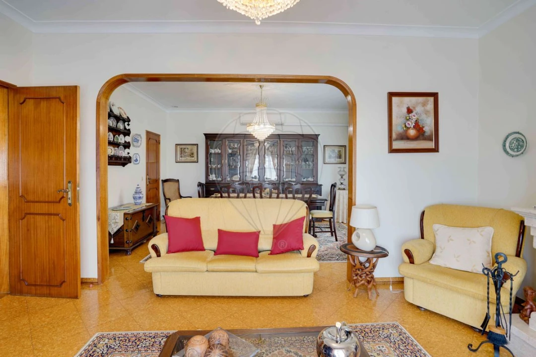 Moradia T5 para Venda em Santiago dos Velhos Foto 22