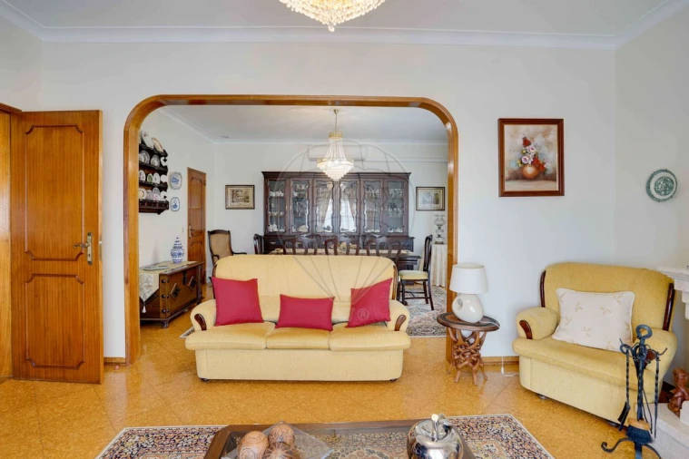 Moradia T5 para Venda em Santiago dos Velhos Foto 22