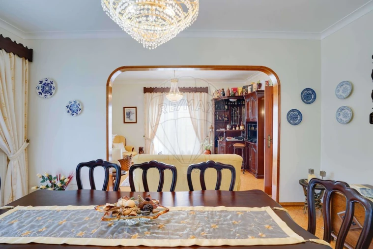 Moradia T5 para Venda em Santiago dos Velhos Foto 25