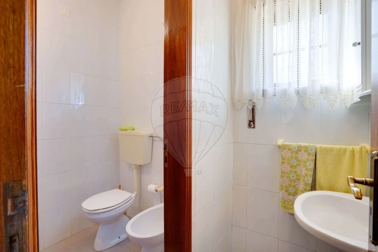 Moradia T5 para Venda em Santiago dos Velhos Foto 44